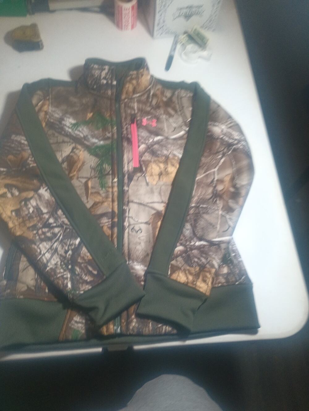 Under Armour Jacket Womens Realtree Size Medium With Pink Size Small/ Patite